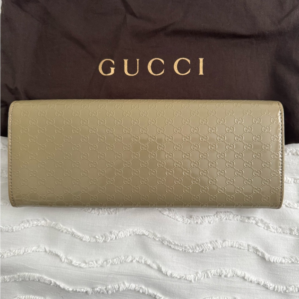 Gucci Gray/Taupe Embossed Women's Clutch